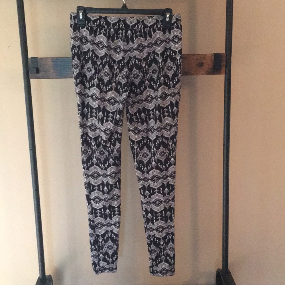 Maurice’s Leggings - Picture 2 of 5